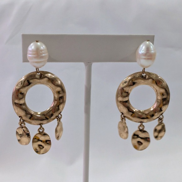Vintage Jewelry - Vintage Baroque Freshwater Pearl With Hammered Gold Dangle Earrings 2"
